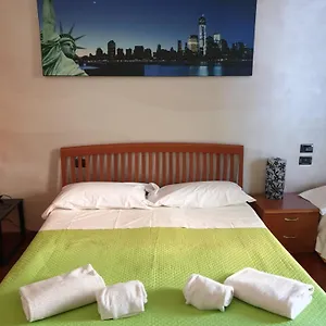 https://caravaggio-apartments.italymilanhotels.net