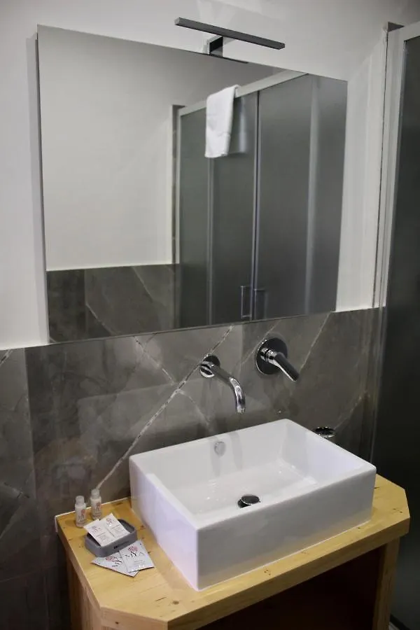 Hotel Be Italian Flat Sanfelice Nápoles 0*,  Italia